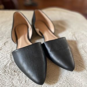 Black faux leather pointed-toe old navy flats